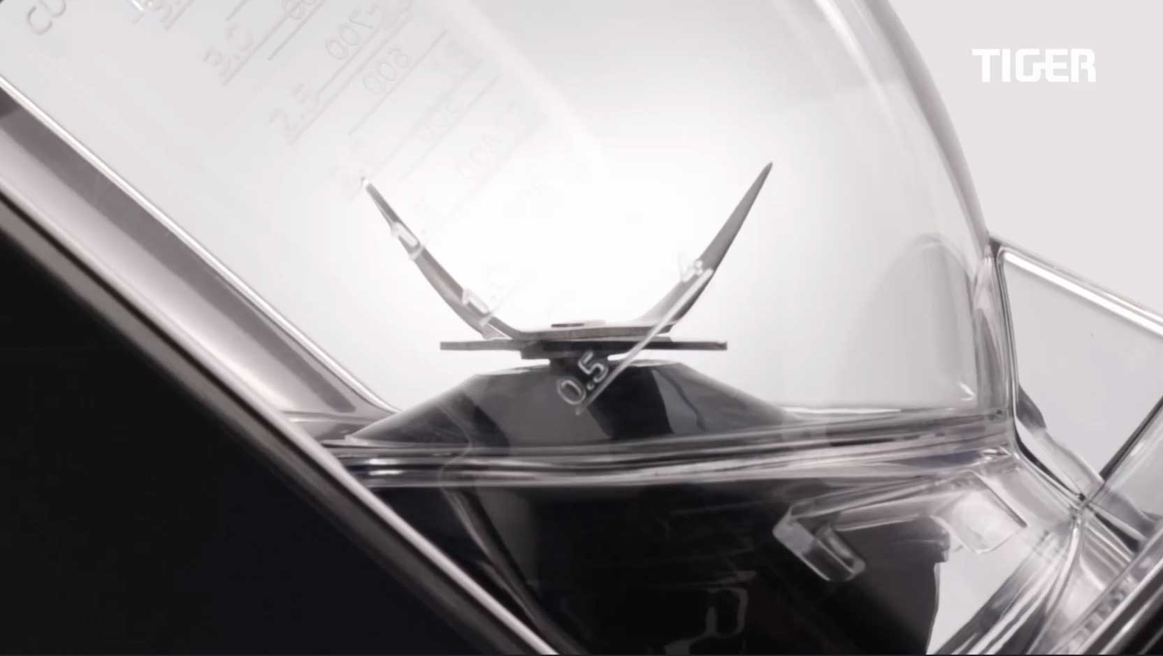 斜め型ミキサー＜TIGER EDGE＞SLB-A100 - タイガー魔法瓶