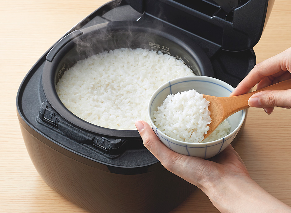 Image of freshly cooked rice for illustration purposes