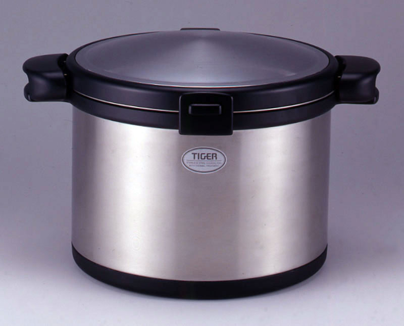 These magical vintage Crock-Pot Slow Cookers from the 70s & 80s changed the  game for working moms - Click Americana