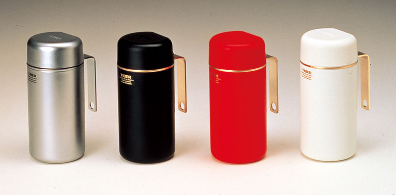 Remember how much we loved fun vintage Thermos vacuum bottles in the 50s,  60s & 70s? - Click Americana