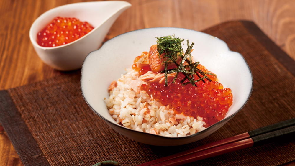 Grilled salmon & roe on rice