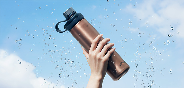 A vacuum-insulated bottle for carbonated drinks feature