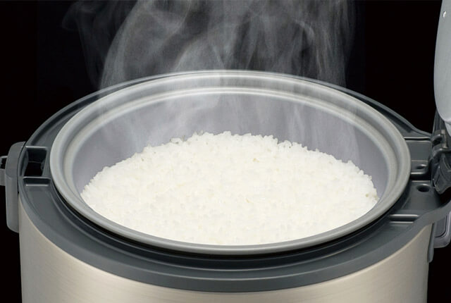 Cooks White Rice in No Time