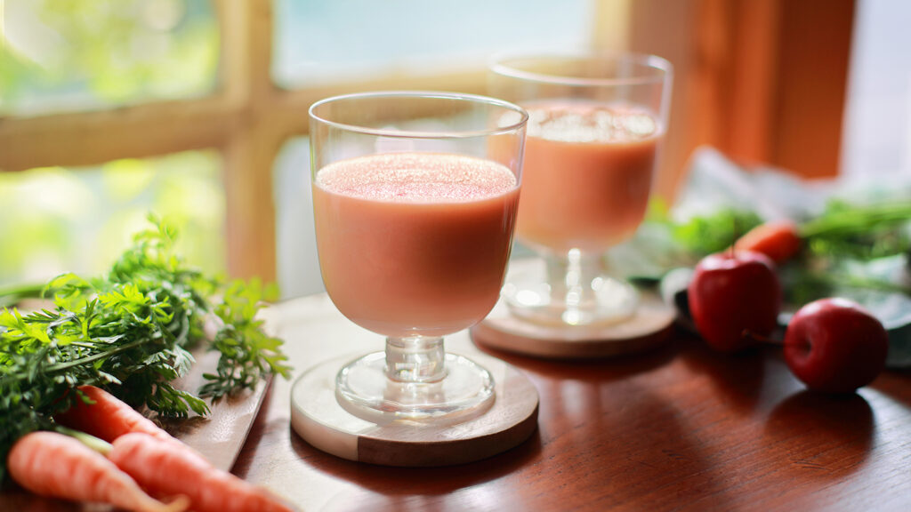 Vibrant Carrot and Apple Morning Juice